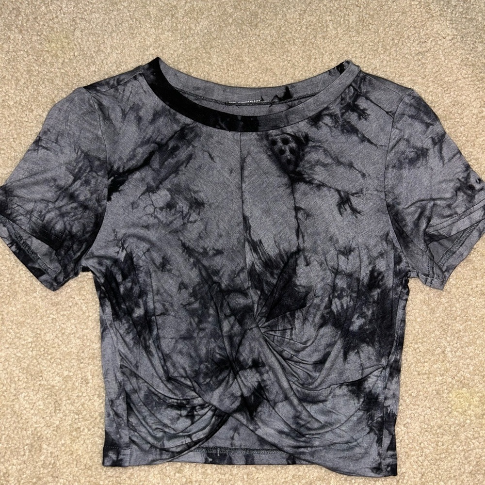 SHEIN Black and Gray Tie-Dye Short Sleeve Top